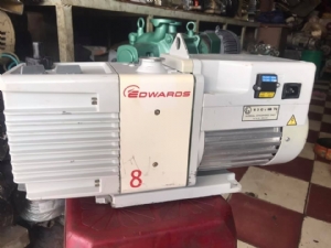 Bơm chân không Edawrds RV8