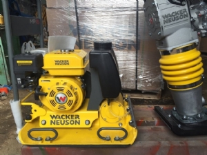 Máy đầm bàn Wacker Neuson1