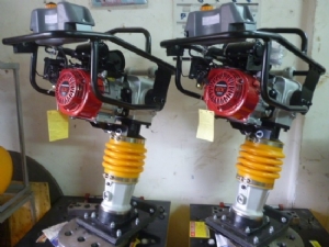 Máy Đầm Cóc Honda RM80H