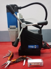 Máy khoan từ + Tạo Ren MAB825