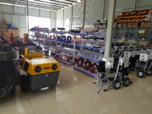 MÁY PHUN SƠN AHP-5500B