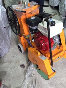 Máy cắt đường bê tông KB16 lắp động cơ Honda GX390