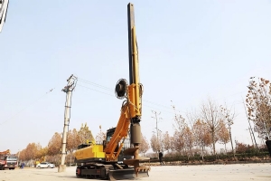 Máy khoan điều khiển cọc quay bánh xích HWDR200