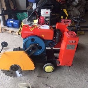 Khung máy cắt đường bê tông chạy dầu Diesel D8-D15